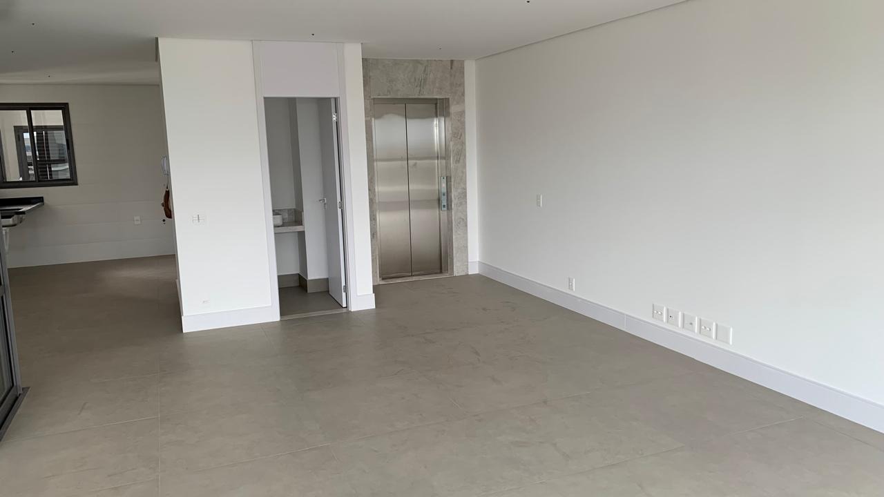 Apartamento à venda com 3 quartos, 181m² - Foto 5