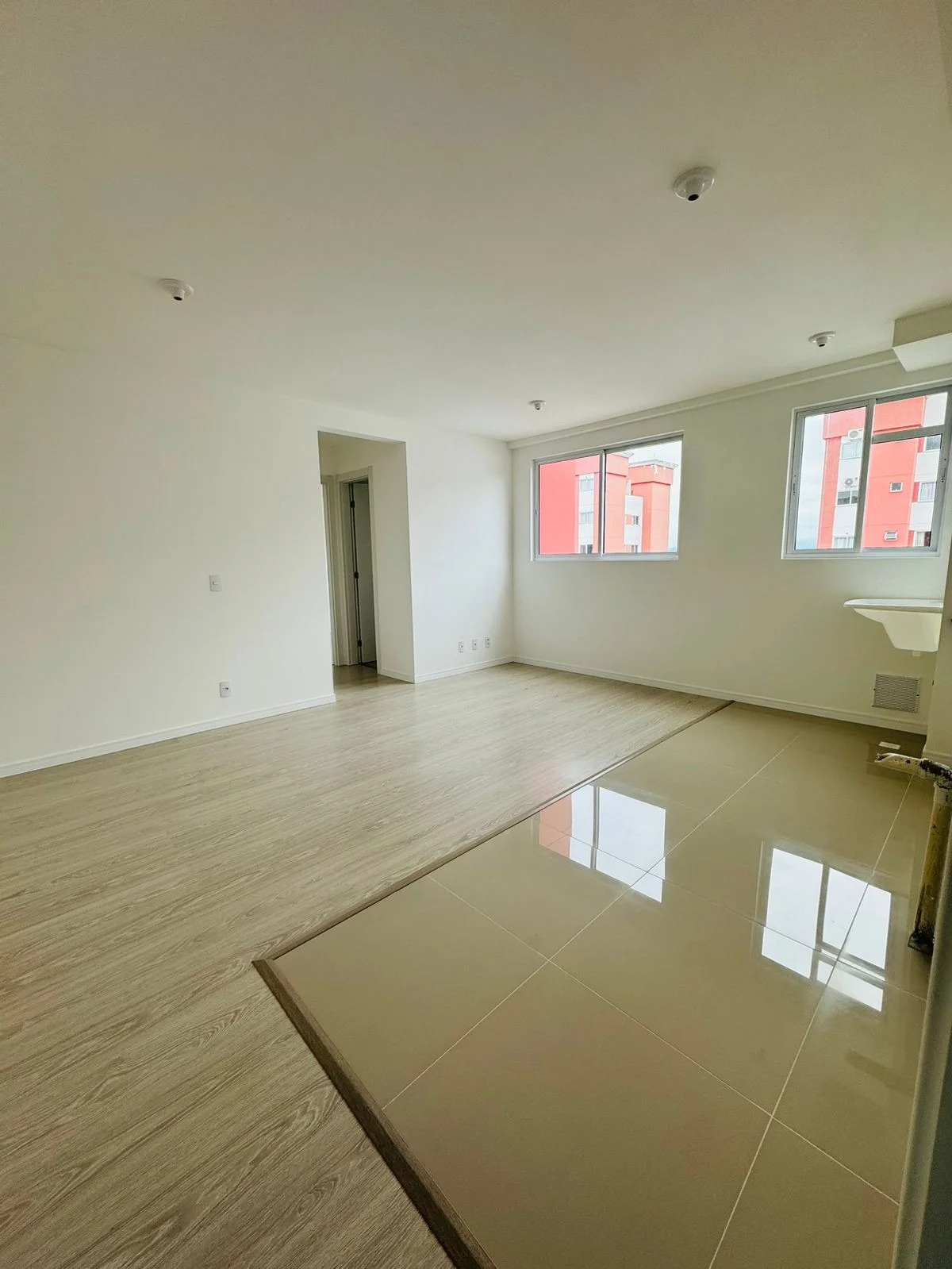 Apartamento à venda com 2 quartos, 58m² - Foto 2