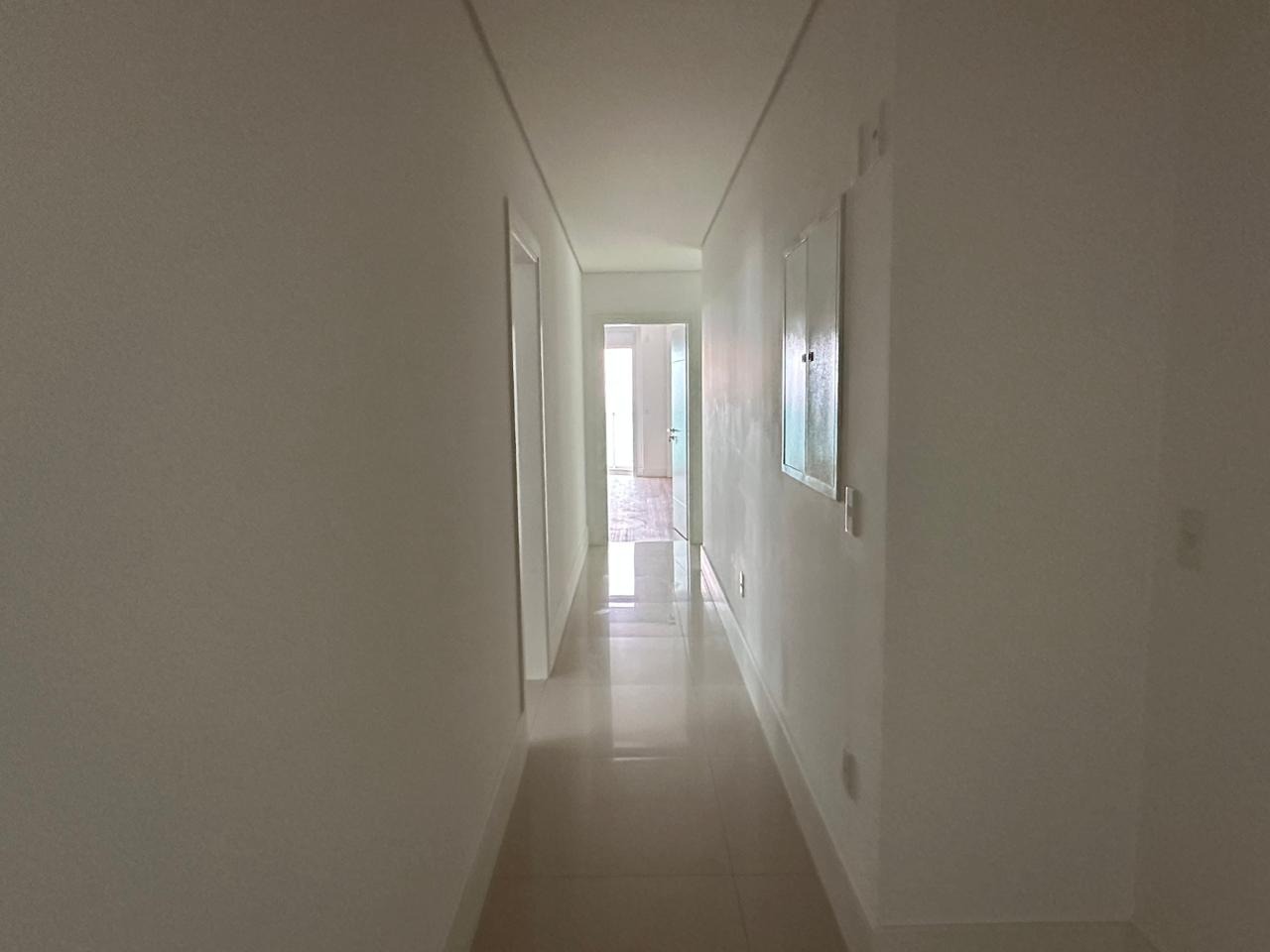 Apartamento à venda com 3 quartos, 150m² - Foto 7