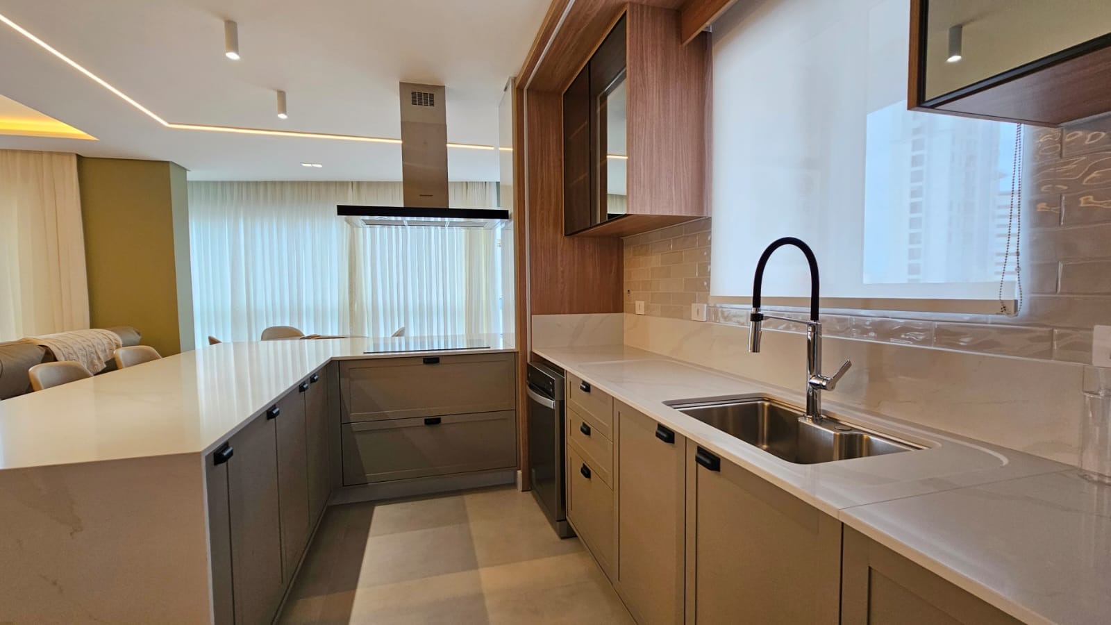 Apartamento à venda com 4 quartos, 163m² - Foto 6