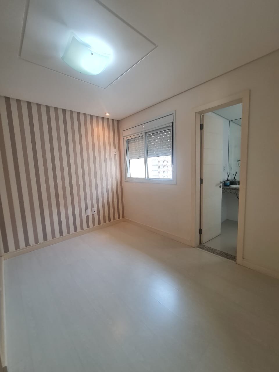 Apartamento à venda com 3 quartos, 120m² - Foto 3