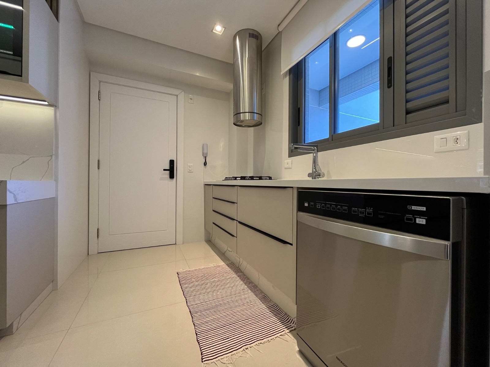 Apartamento à venda com 4 quartos, 182m² - Foto 14