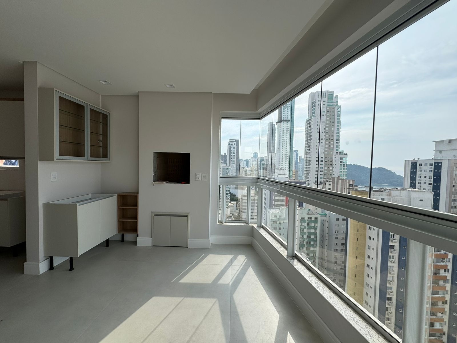 Apartamento à venda com 4 quartos, 163m² - Foto 2