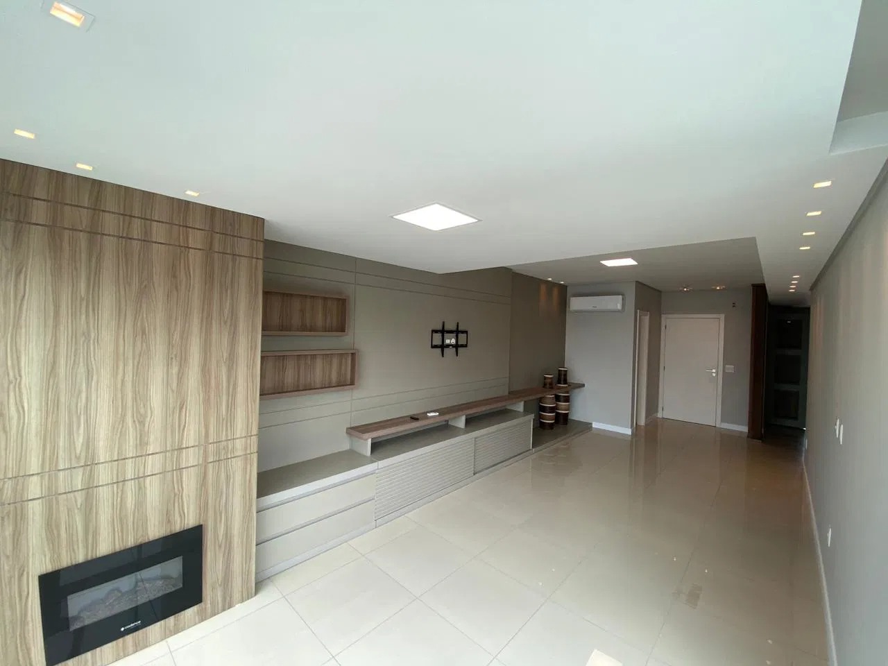 Apartamento à venda com 4 quartos, 133m² - Foto 1