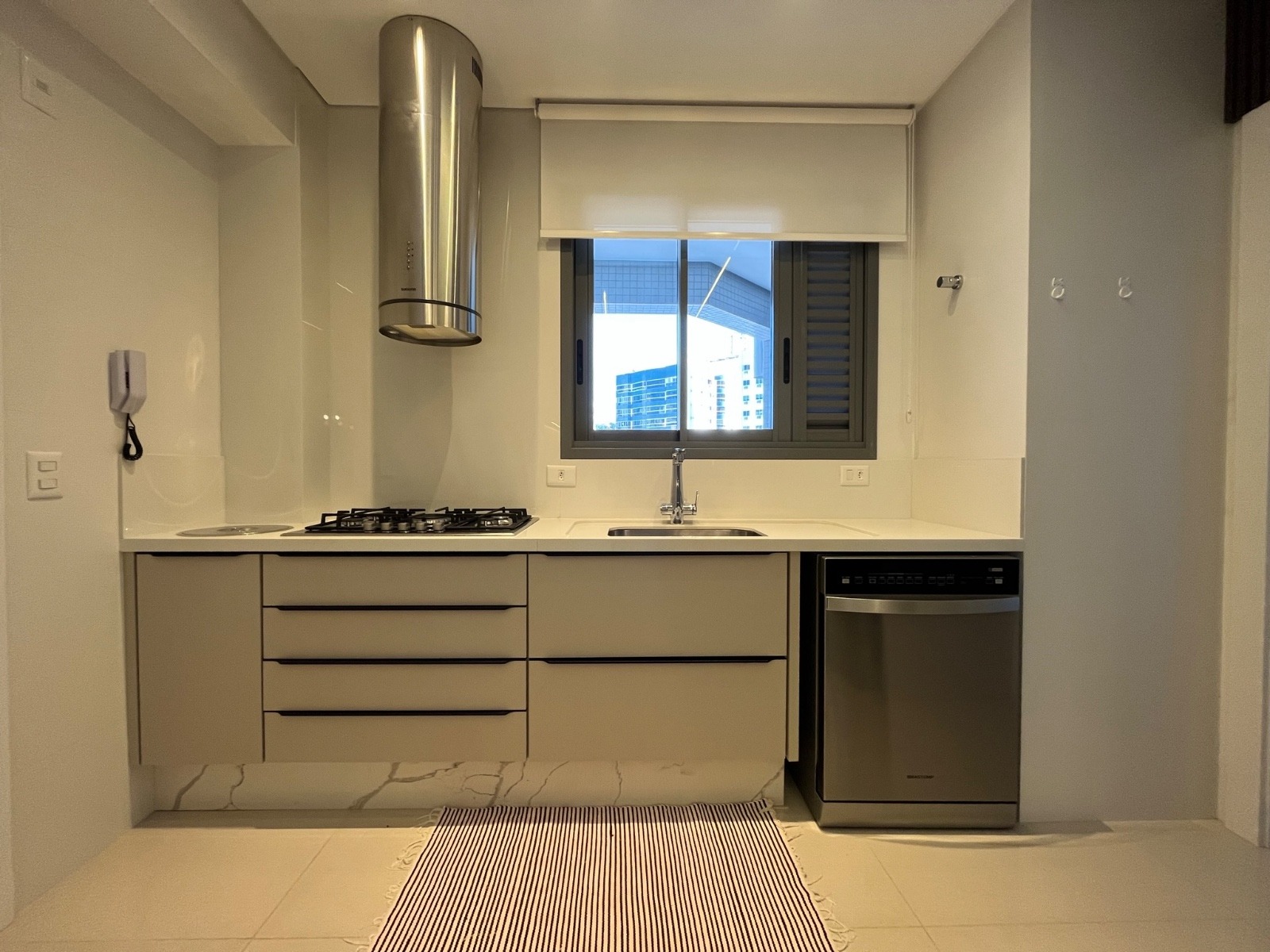 Apartamento à venda com 4 quartos, 182m² - Foto 13