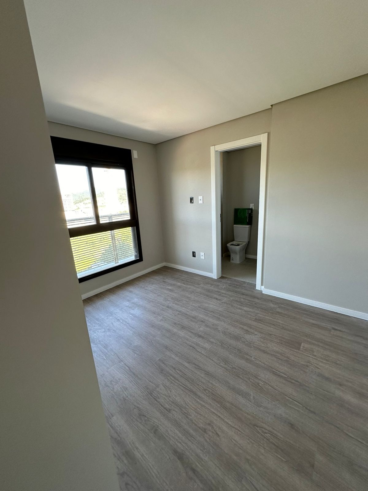 Apartamento à venda com 3 quartos, 121m² - Foto 9