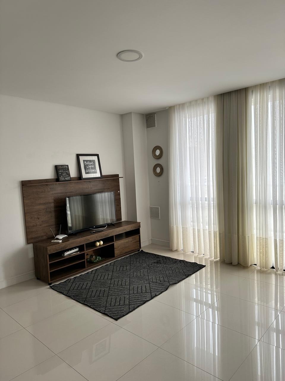 Apartamento para alugar com 1 quarto, 57m² - Foto 1