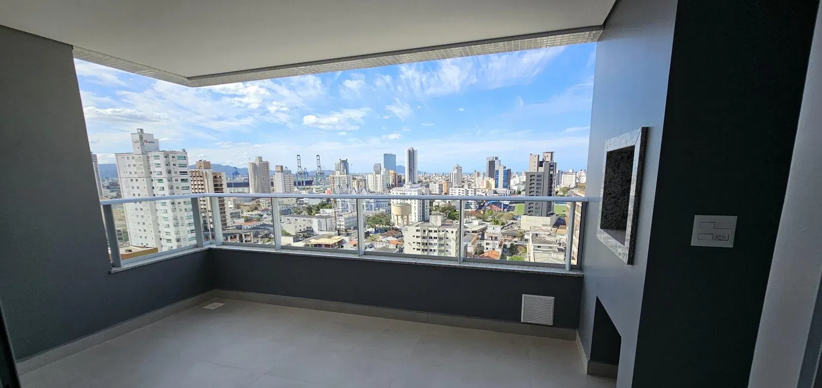 Apartamento à venda com 3 quartos, 106m² - Foto 1