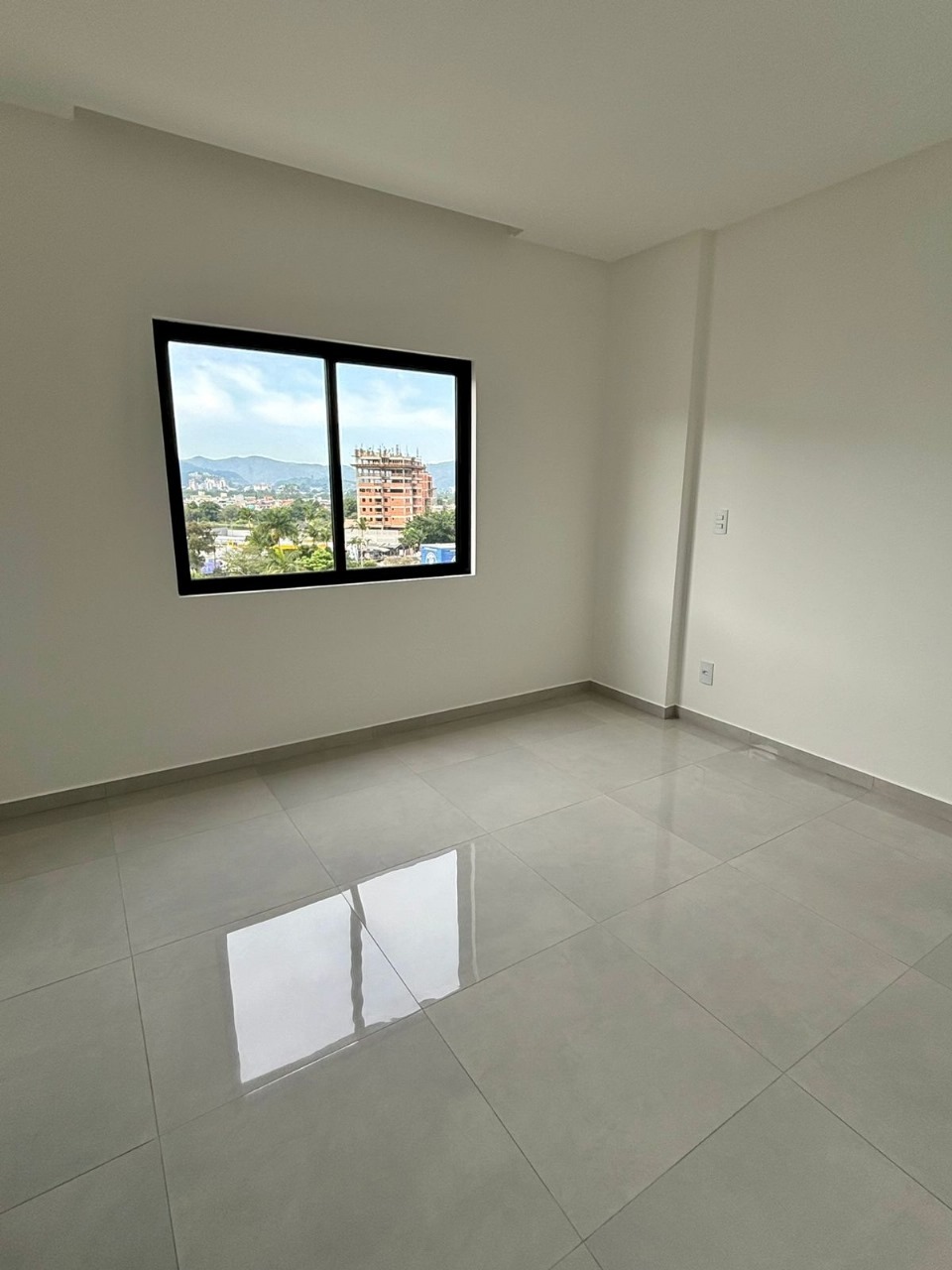 Apartamento à venda com 2 quartos, 68m² - Foto 5