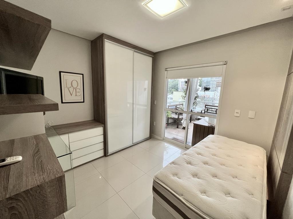 Apartamento à venda com 3 quartos, 118m² - Foto 9