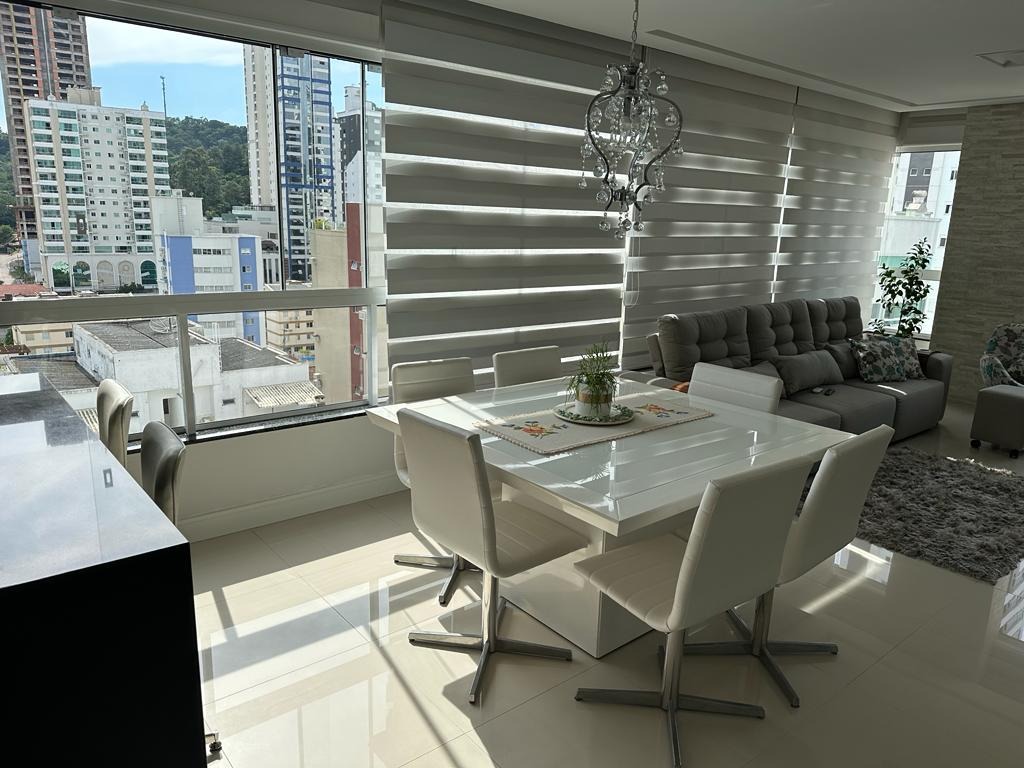 Apartamento à venda com 3 quartos, 118m² - Foto 3