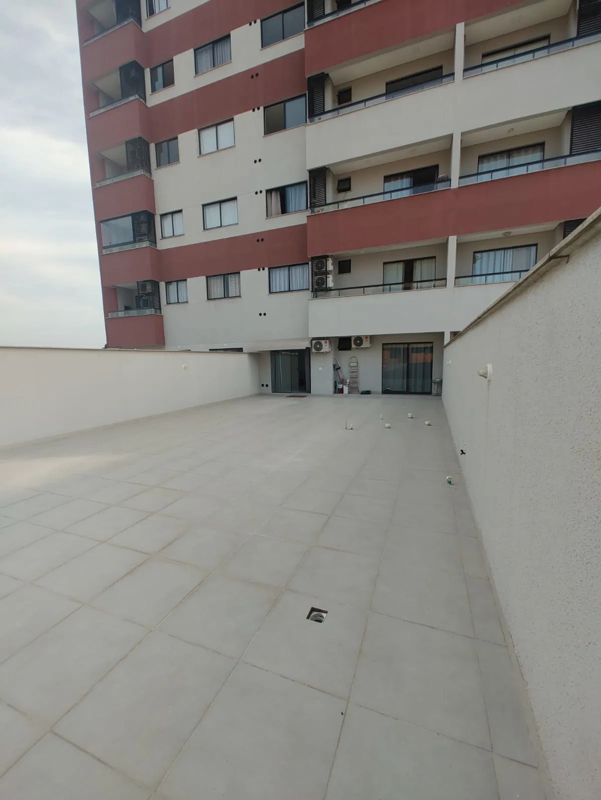 Apartamento à venda com 1 quarto, 171m² - Foto 2