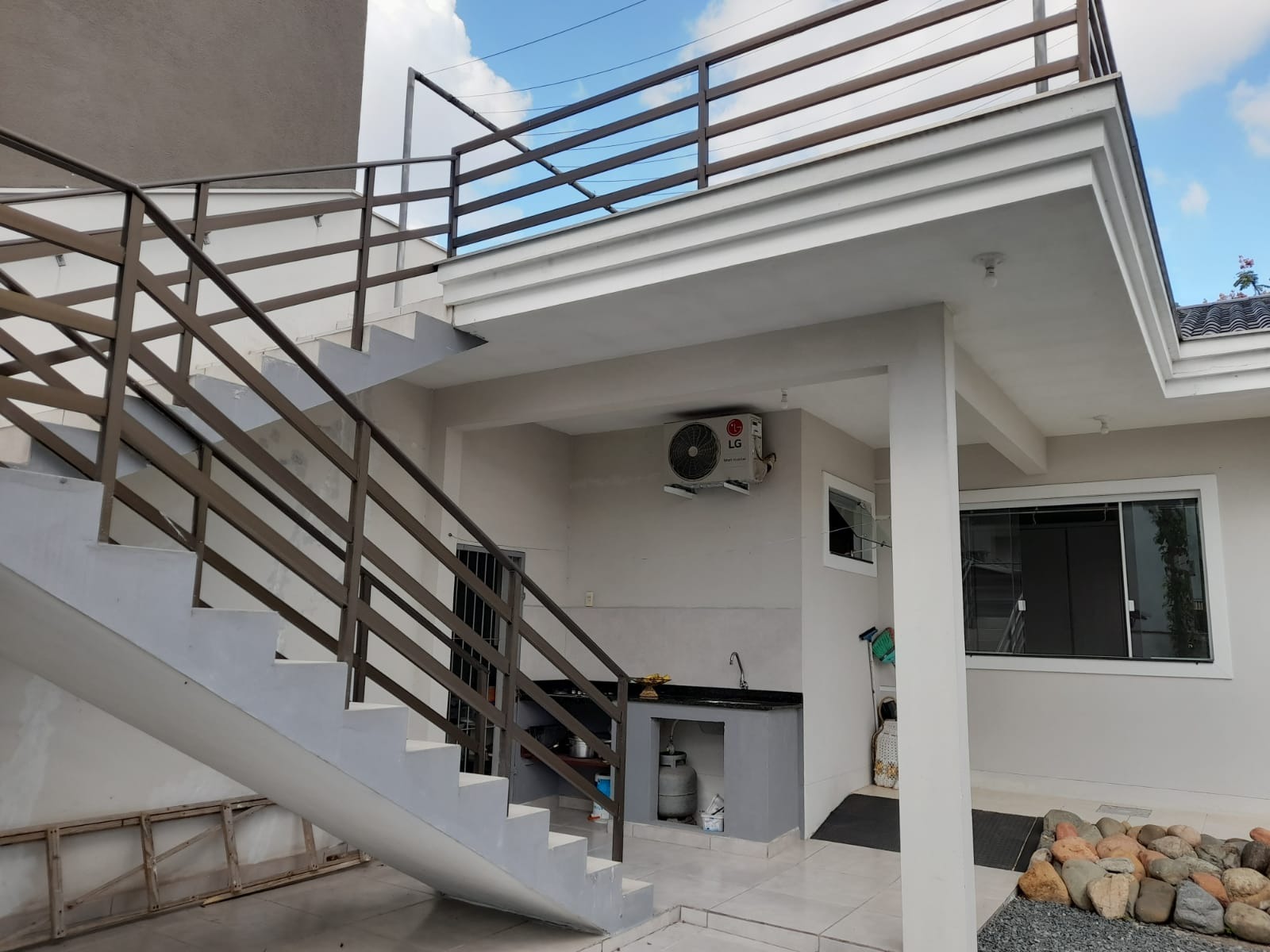 Casa à venda com 3 quartos, 170m² - Foto 4