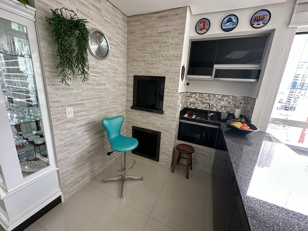 Apartamento à venda com 3 quartos, 118m² - Foto 4