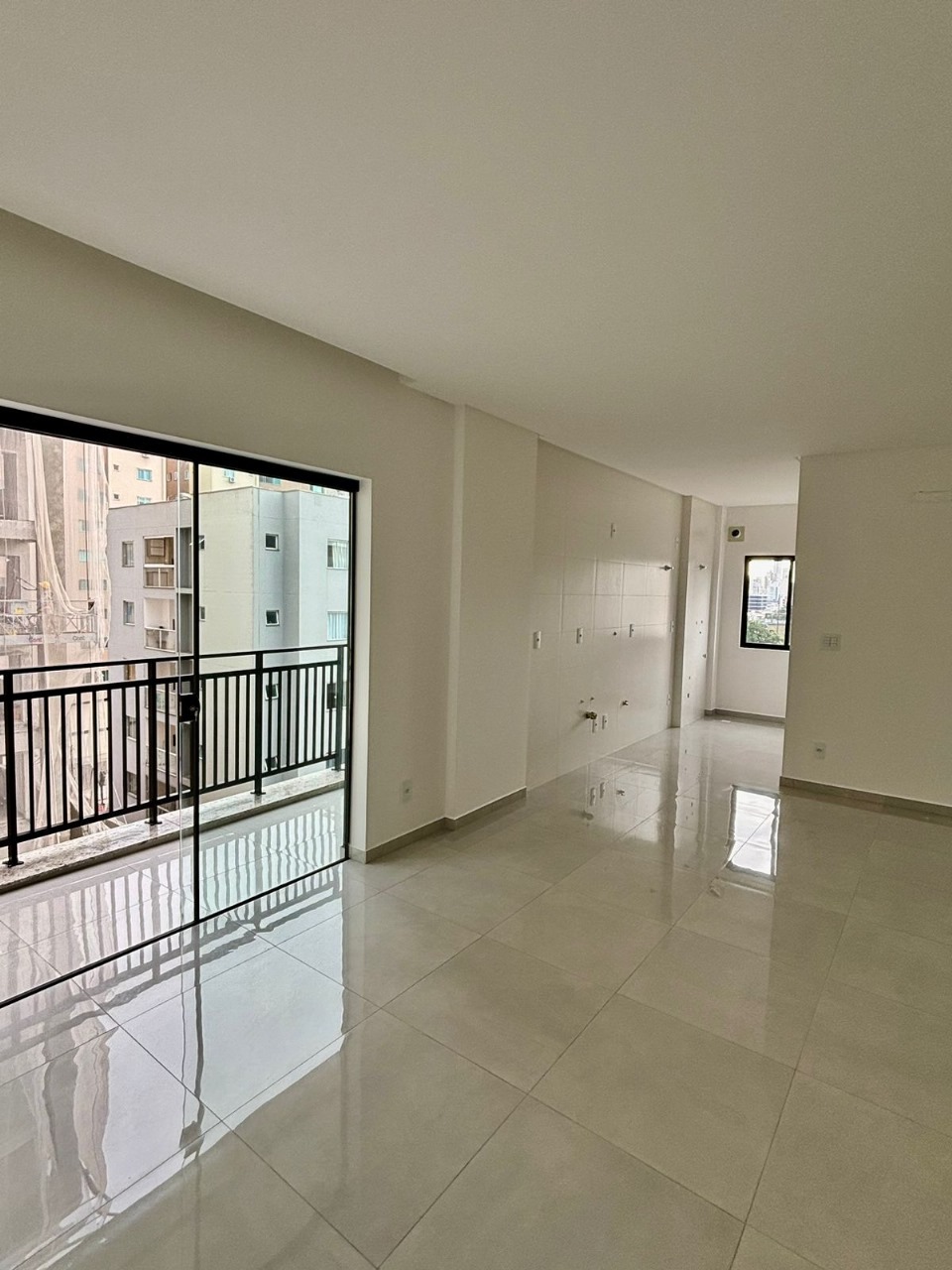 Apartamento à venda com 2 quartos, 68m² - Foto 1