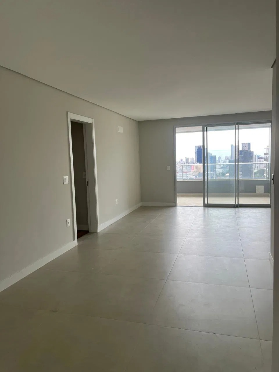 Apartamento à venda com 3 quartos, 106m² - Foto 7