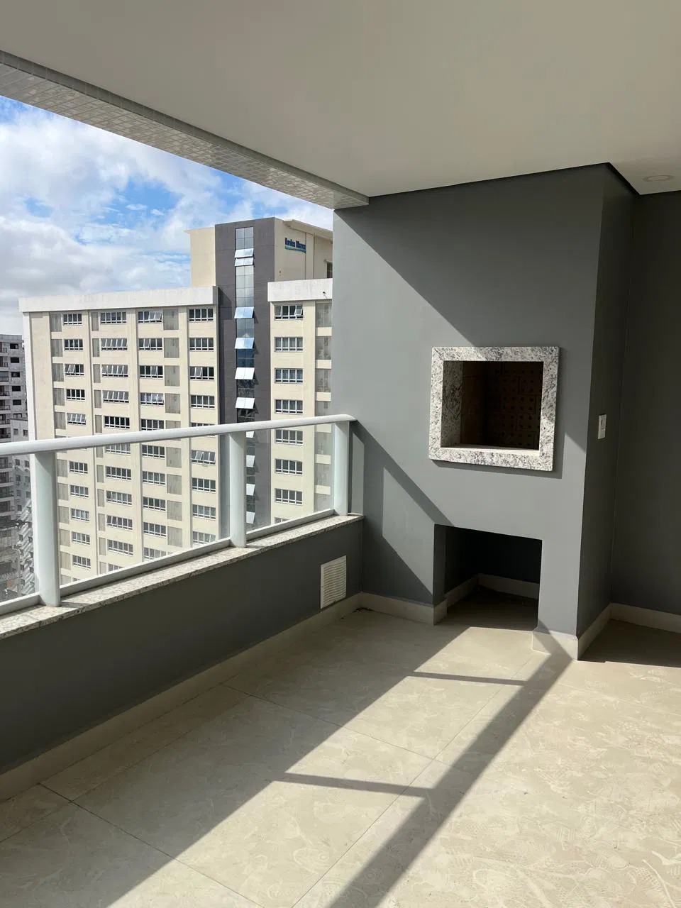 Apartamento à venda com 3 quartos, 106m² - Foto 3