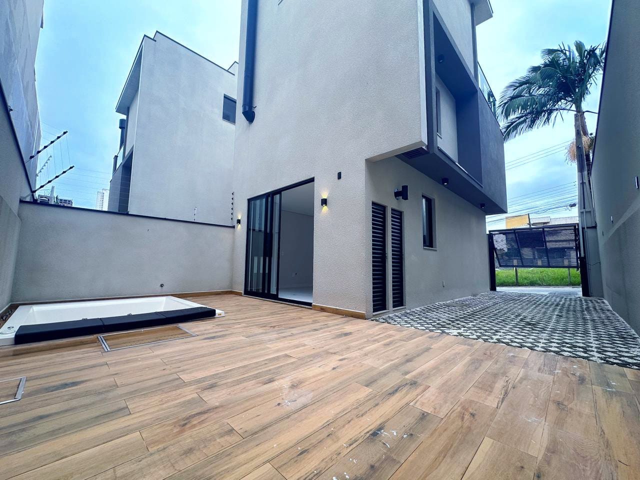 Casa à venda com 3 quartos, 173m² - Foto 2