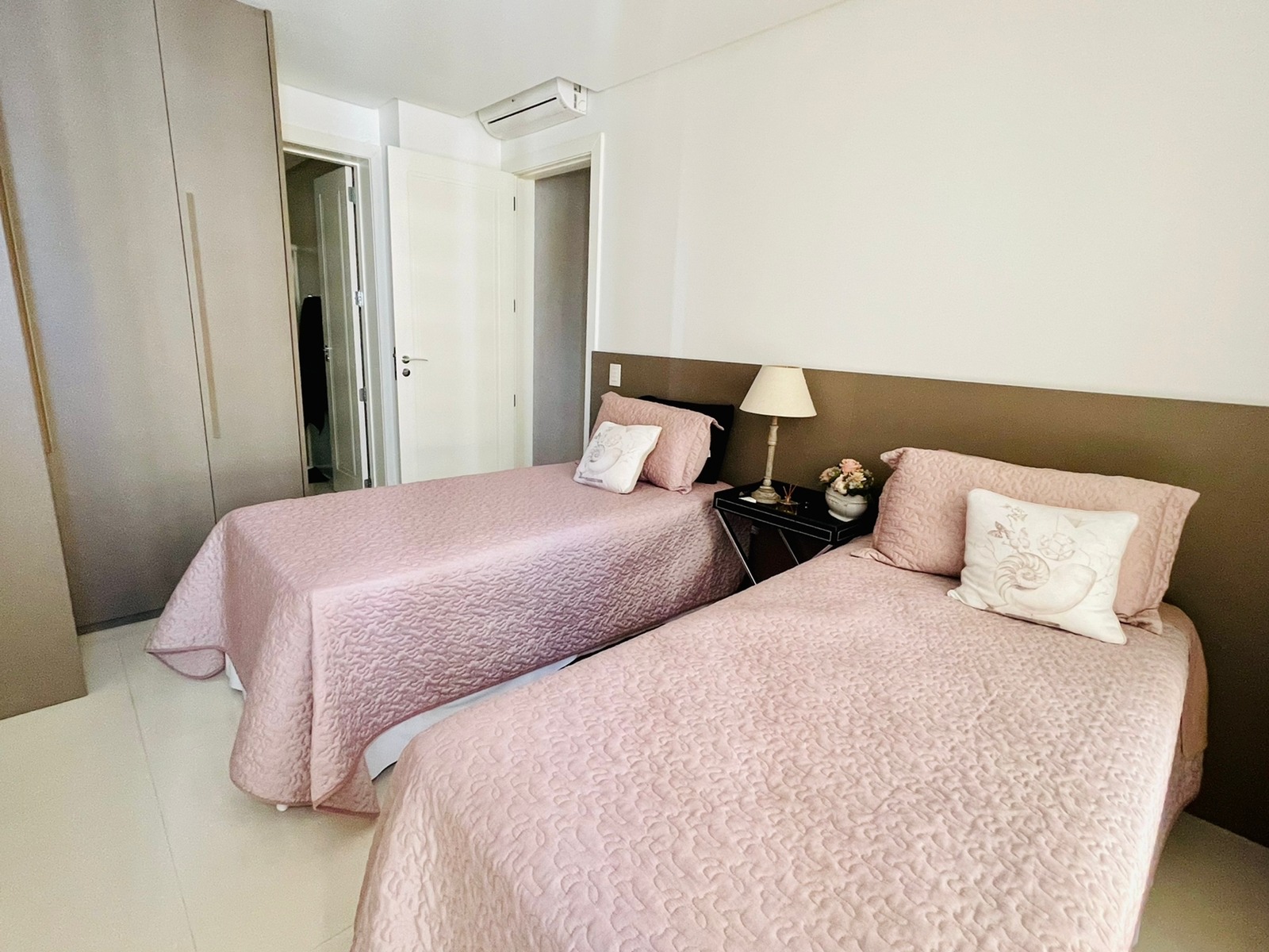 Apartamento à venda com 4 quartos, 213m² - Foto 13