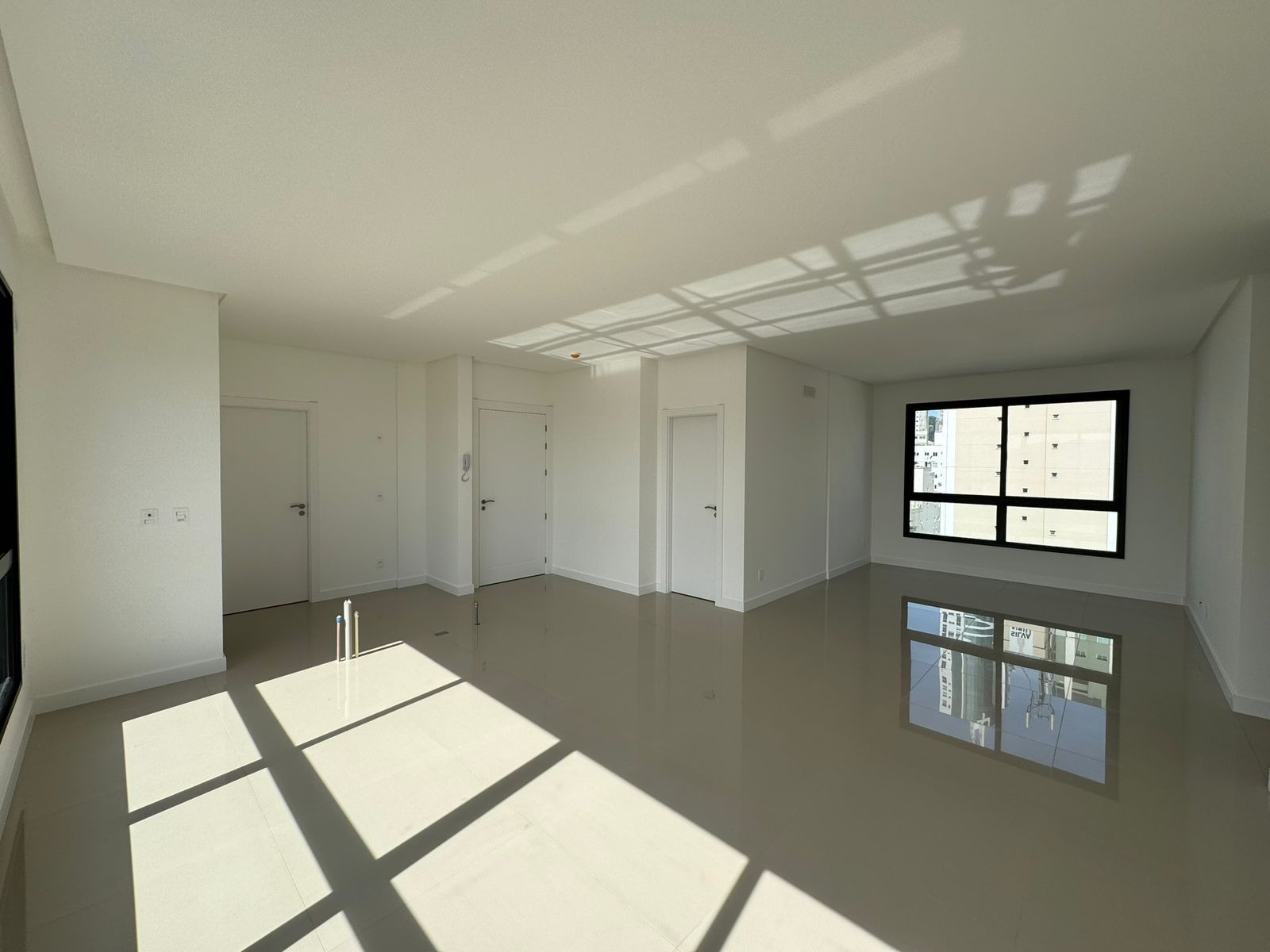 Apartamento à venda com 3 quartos, 130m² - Foto 4