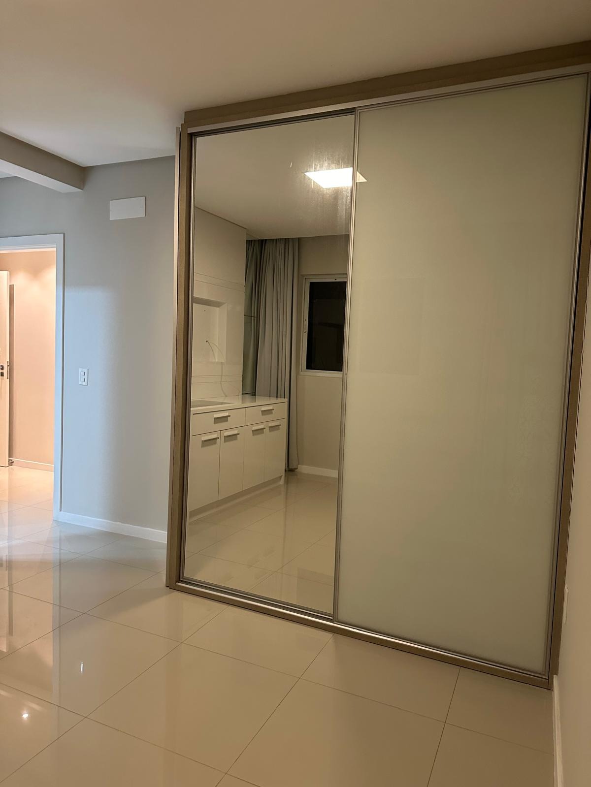 Apartamento para alugar com 3 quartos, 118m² - Foto 13