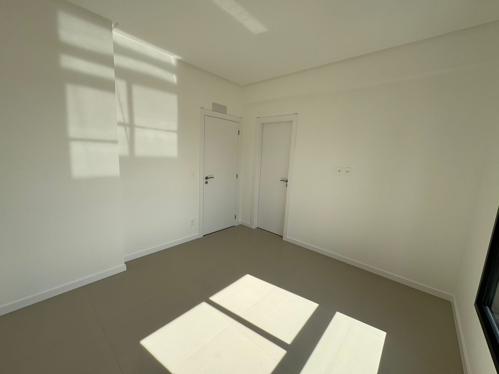 Apartamento à venda com 3 quartos, 130m² - Foto 14