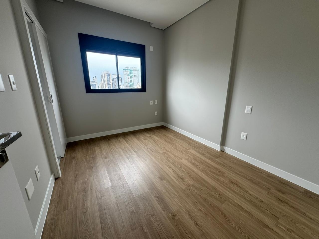 Apartamento à venda com 4 quartos, 135m² - Foto 12