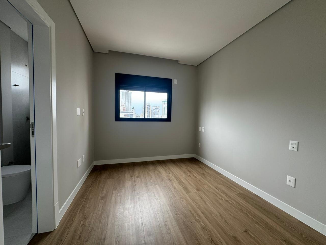 Apartamento à venda com 4 quartos, 135m² - Foto 8