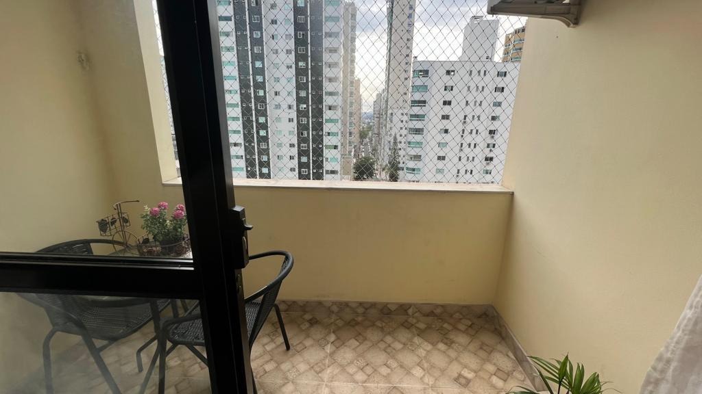 Apartamento à venda com 2 quartos, 75m² - Foto 5