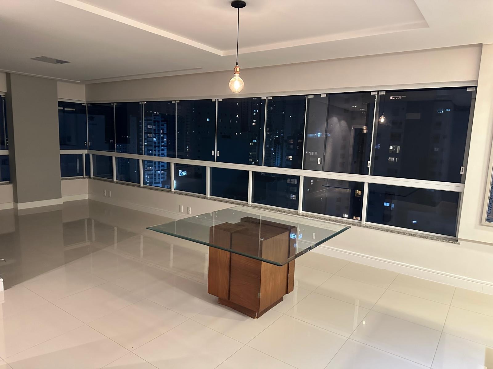 Apartamento para alugar com 3 quartos, 118m² - Foto 2