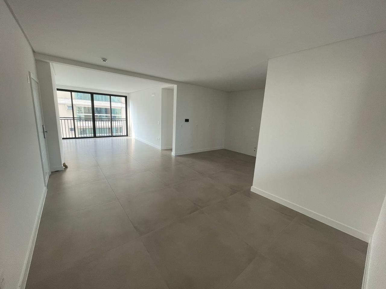 Apartamento à venda com 4 quartos, 149m² - Foto 1