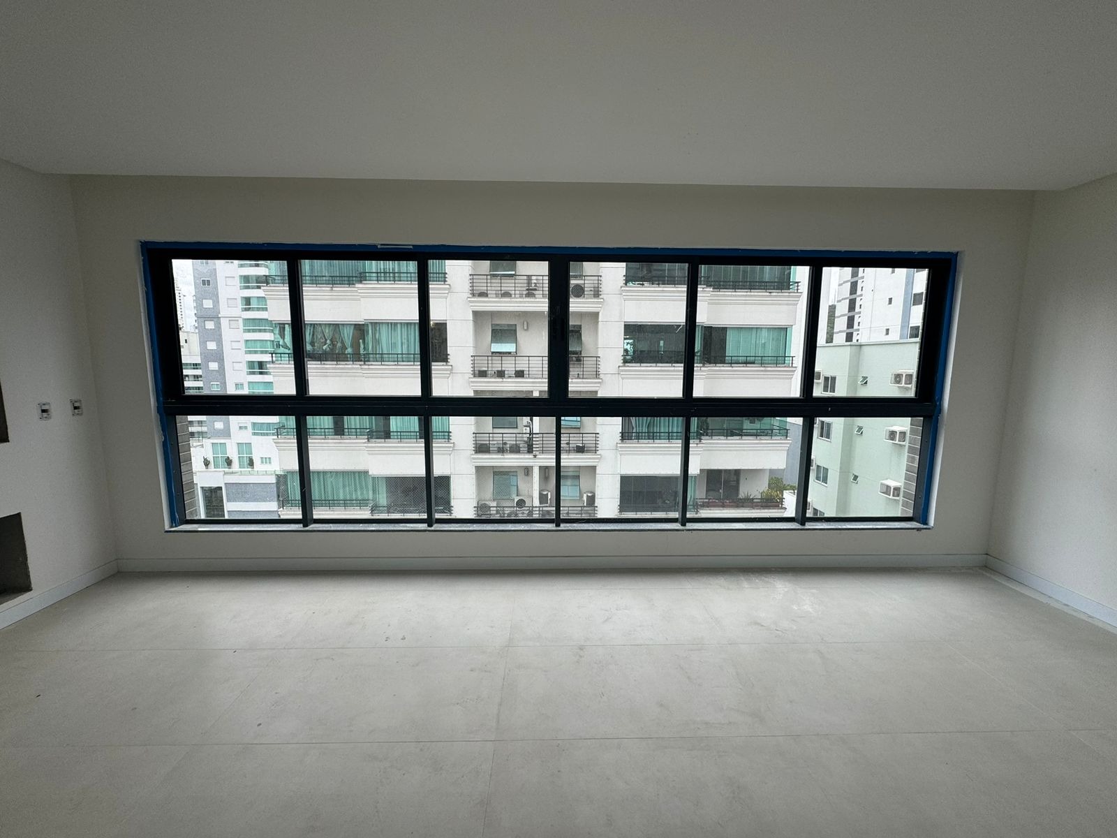 Apartamento à venda com 3 quartos, 115m² - Foto 3