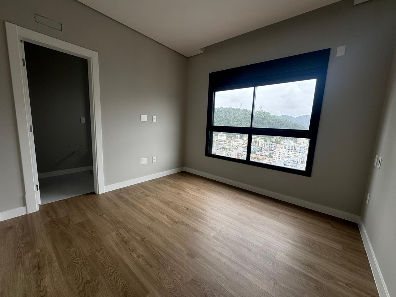 Apartamento à venda com 4 quartos, 135m² - Foto 10