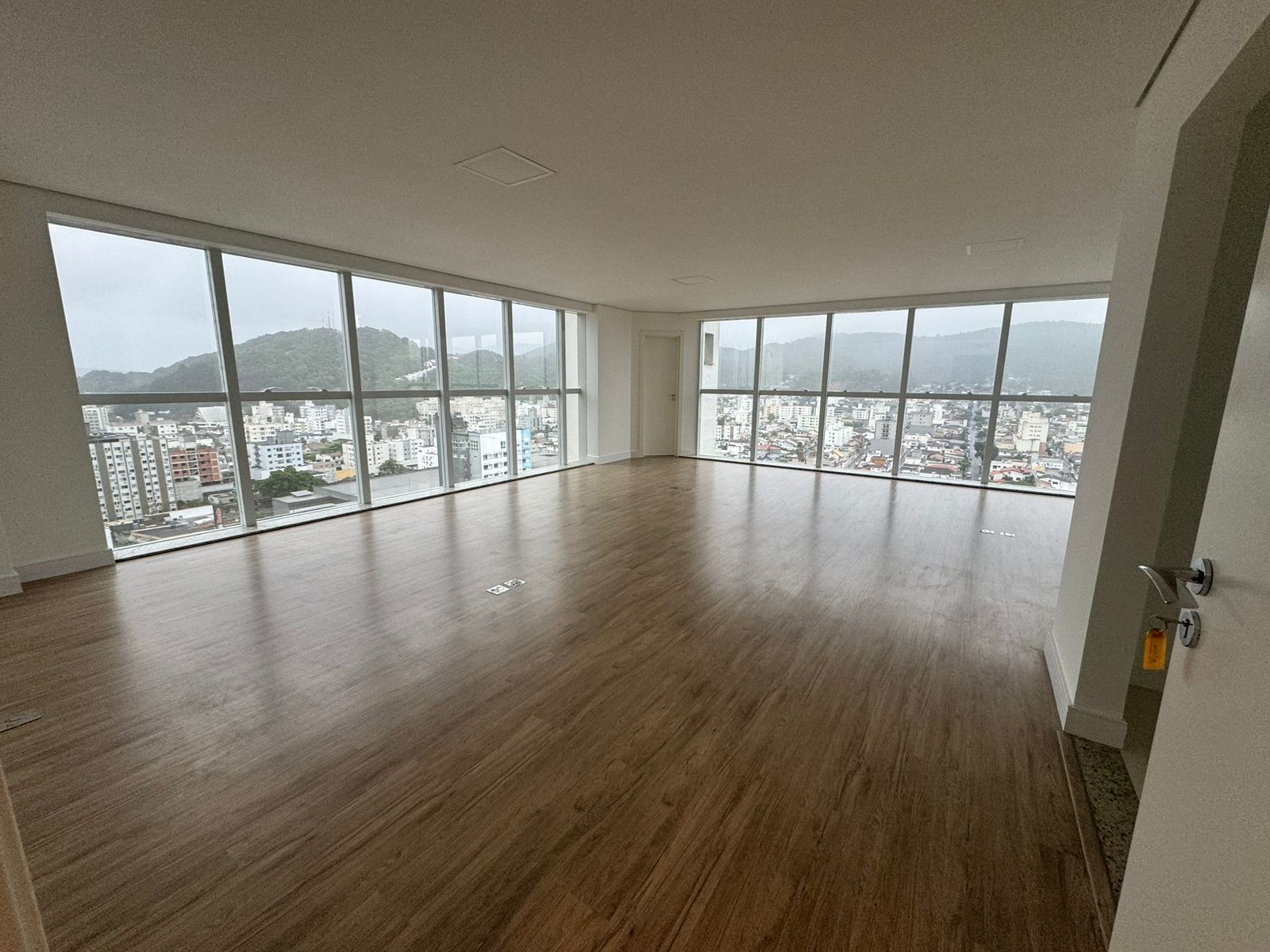 Conjunto Comercial-Sala para alugar, 66m² - Foto 1