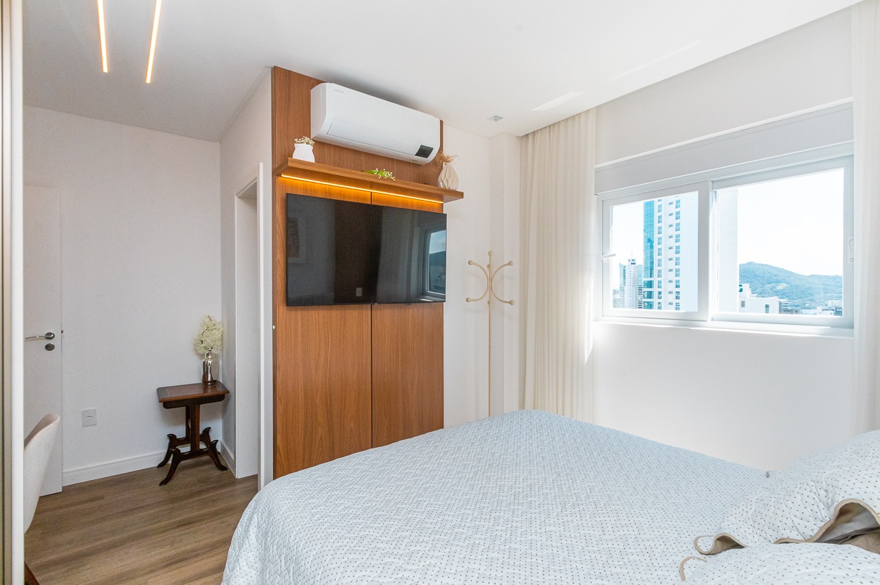 Apartamento à venda com 4 quartos, 200m² - Foto 48