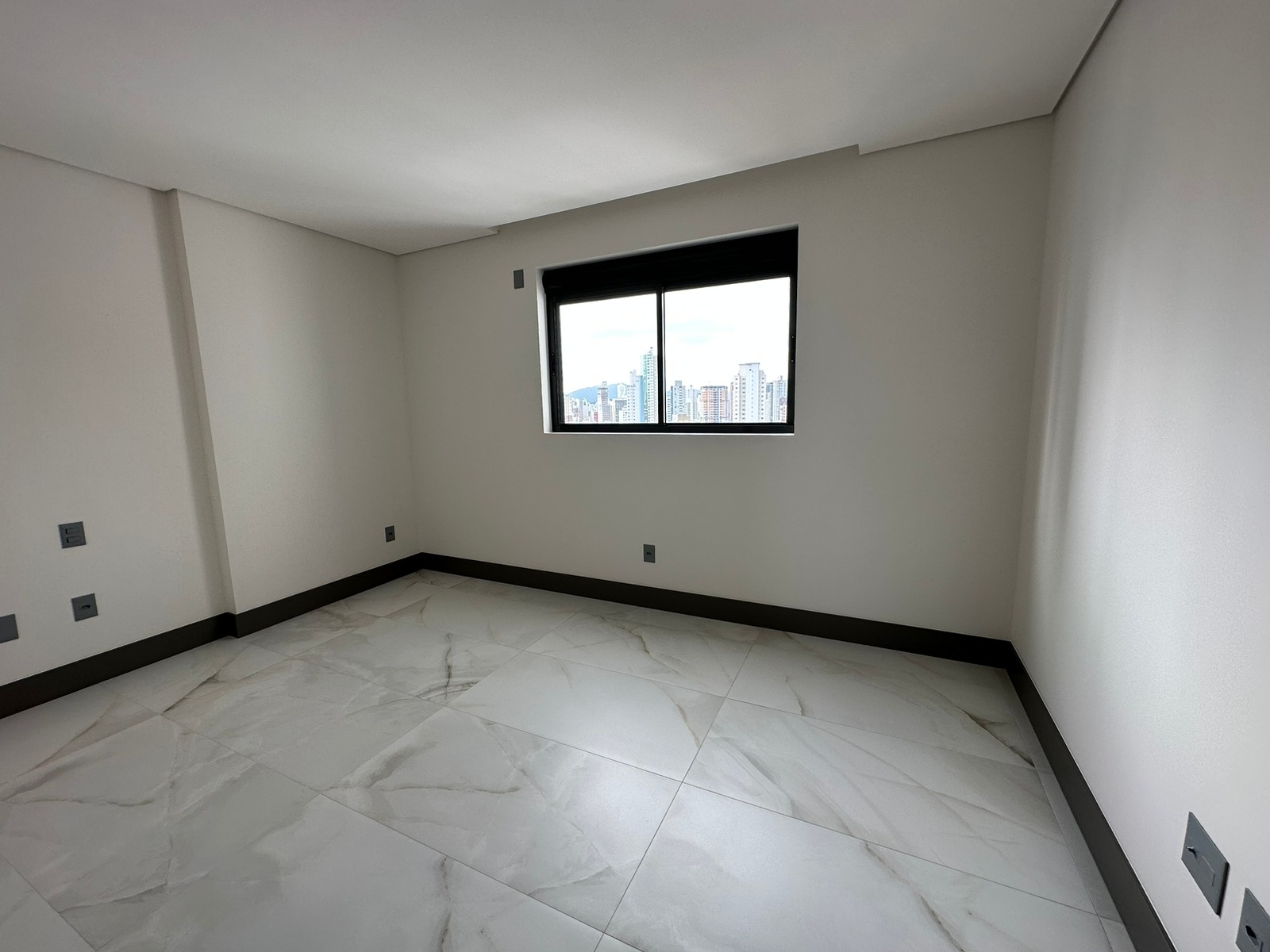 Apartamento à venda com 3 quartos, 135m² - Foto 11