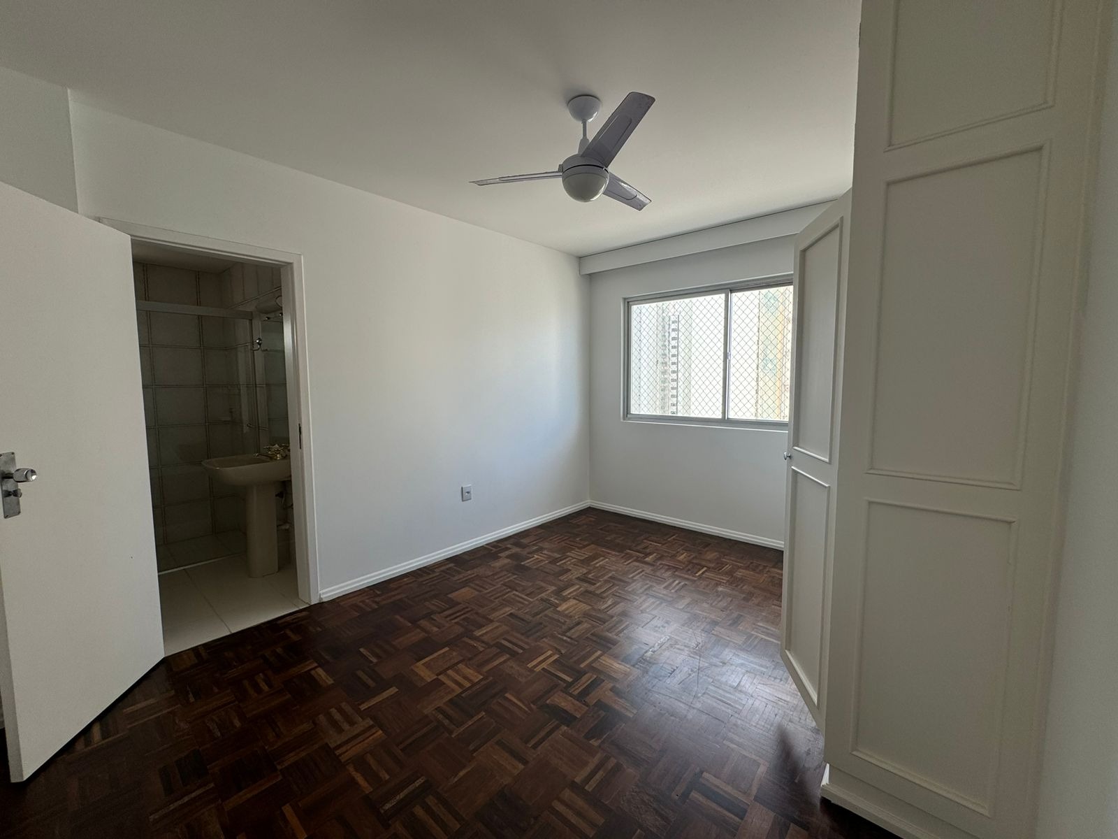 Apartamento para alugar com 4 quartos, 210m² - Foto 19