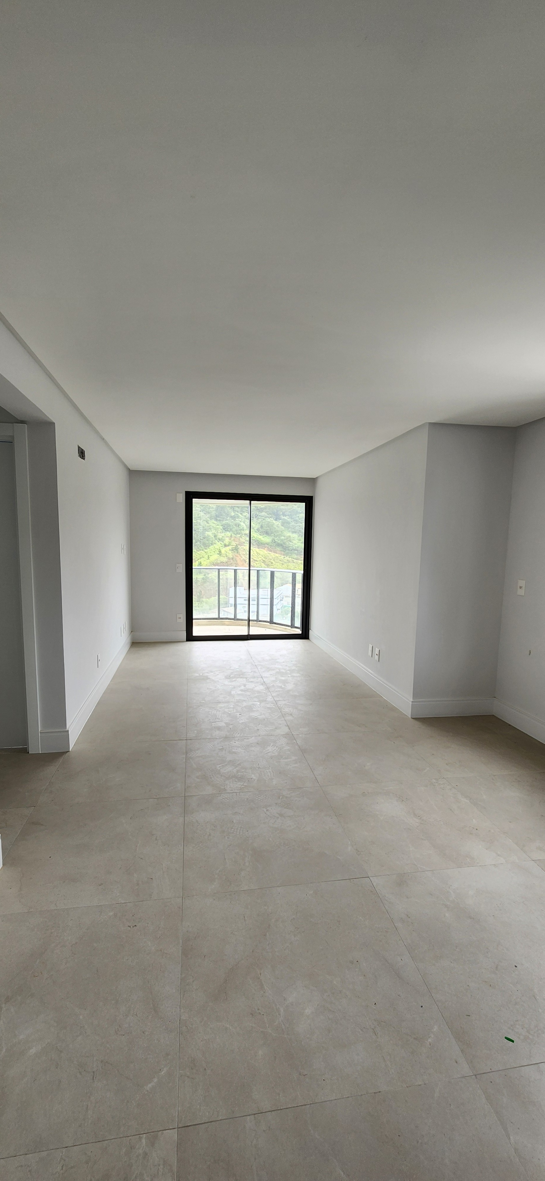 Apartamento à venda com 2 quartos, 68m² - Foto 4