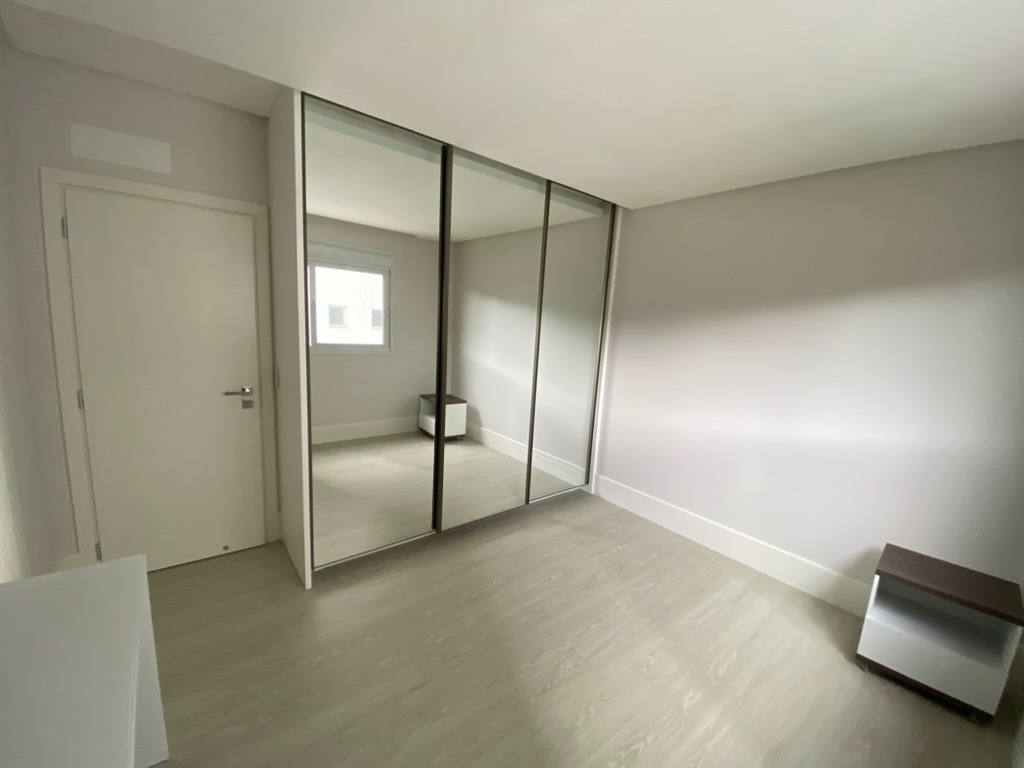 Apartamento à venda com 4 quartos, 237m² - Foto 18