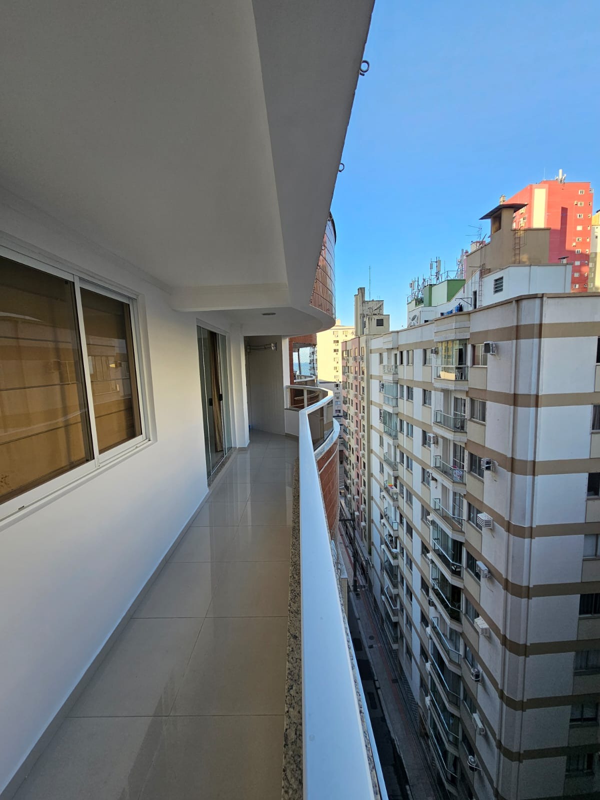 Apartamento à venda com 3 quartos, 99m² - Foto 1