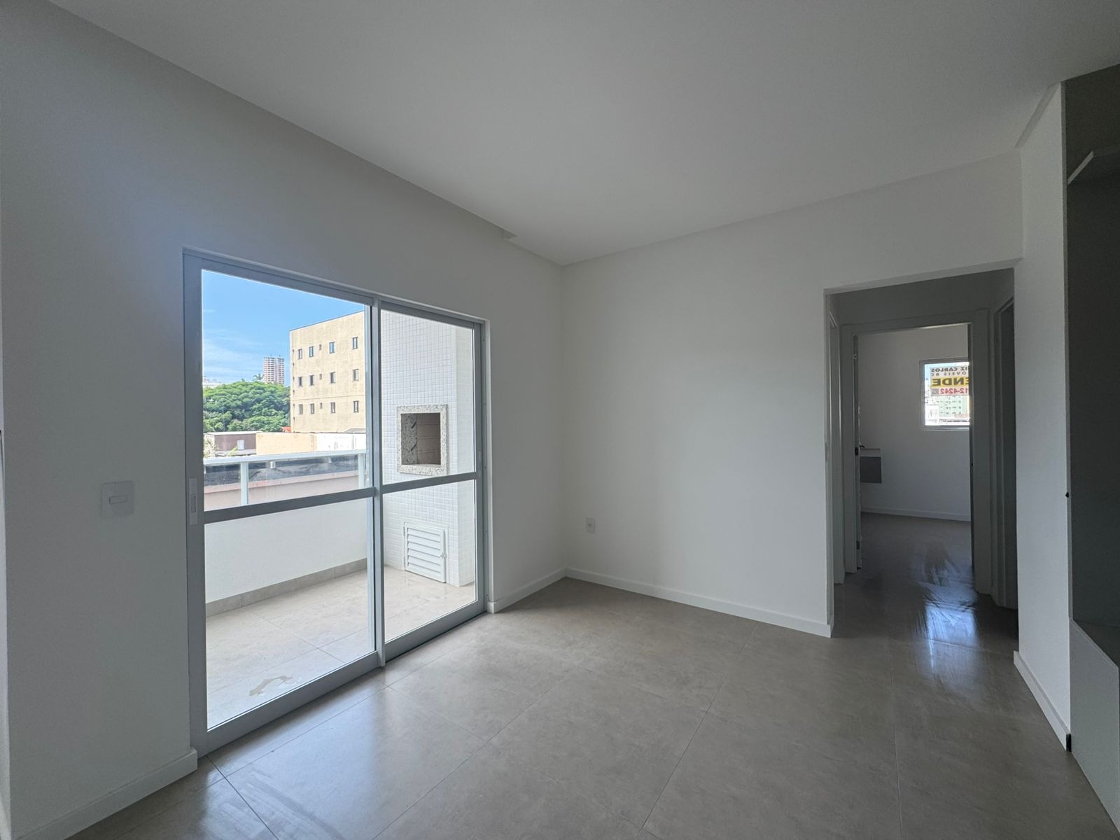 Apartamento à venda com 2 quartos, 65m² - Foto 3