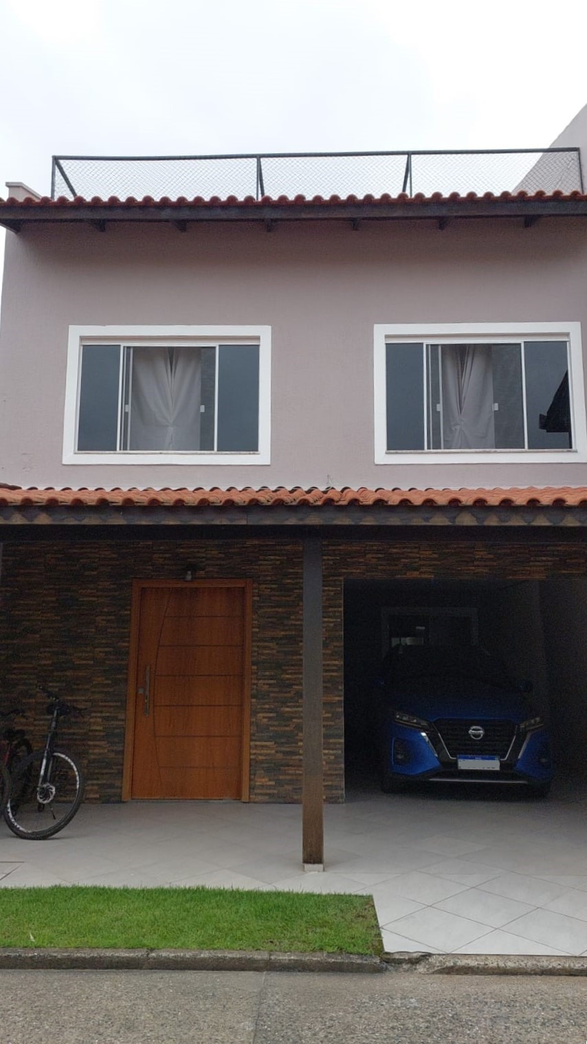 Casa de Condomínio à venda com 4 quartos, 300m² - Foto 1