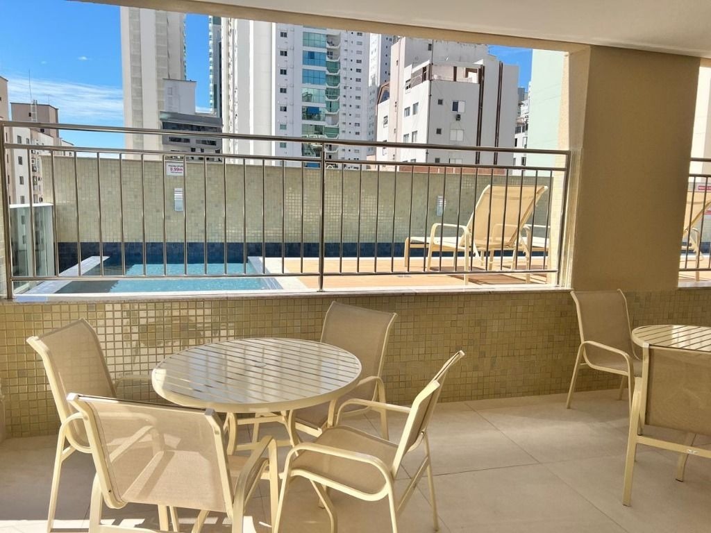 Apartamento à venda com 4 quartos, 238m² - Foto 7