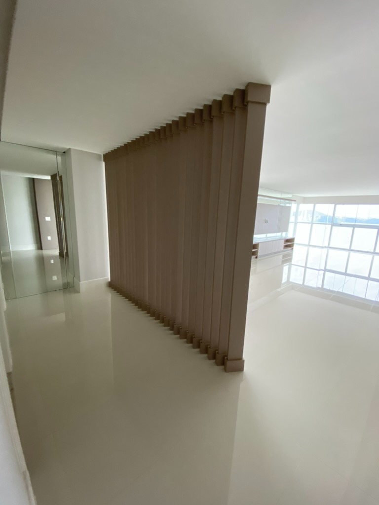 Apartamento à venda com 4 quartos, 237m² - Foto 9