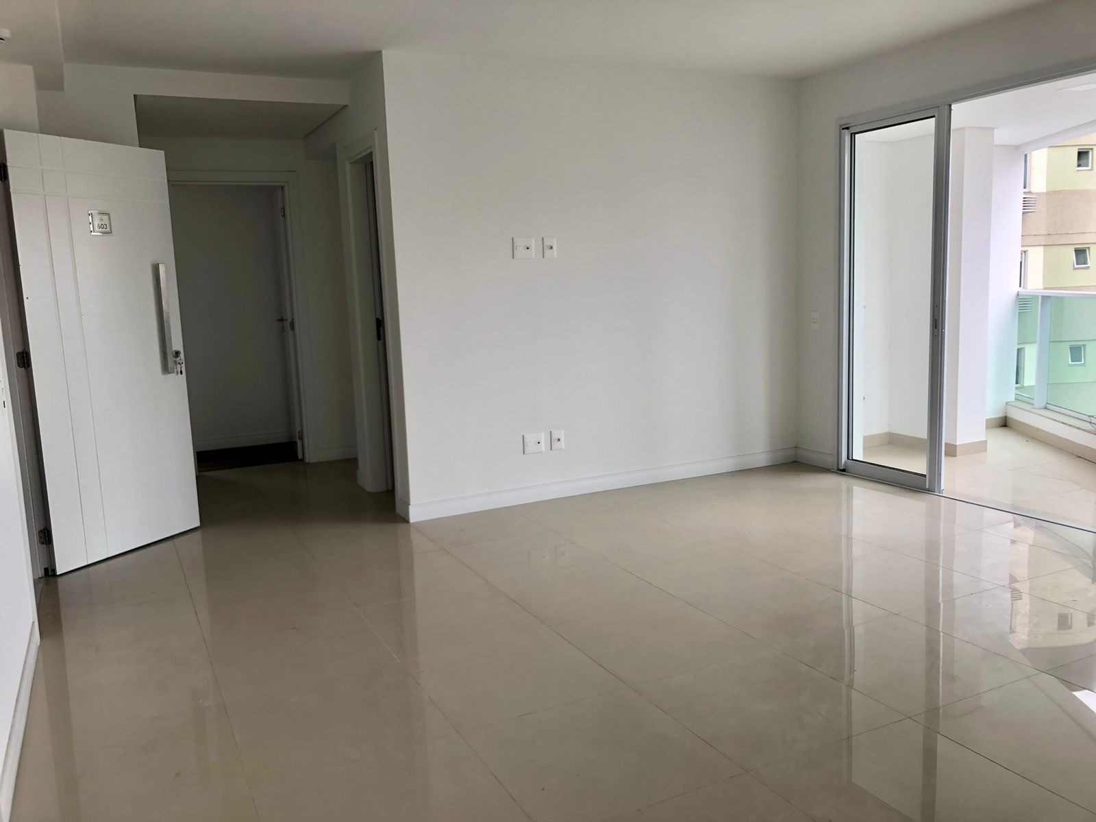 Apartamento à venda com 3 quartos, 70m² - Foto 1