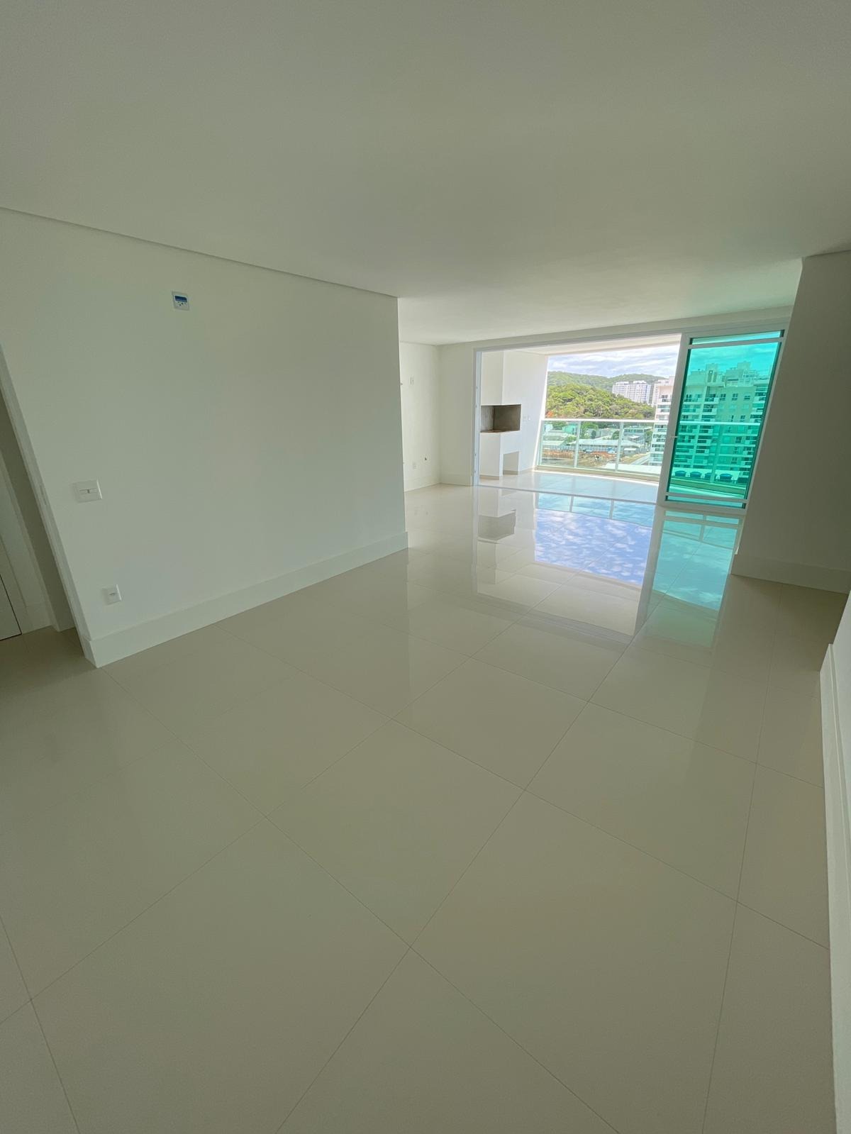 Apartamento à venda com 3 quartos, 150m² - Foto 4