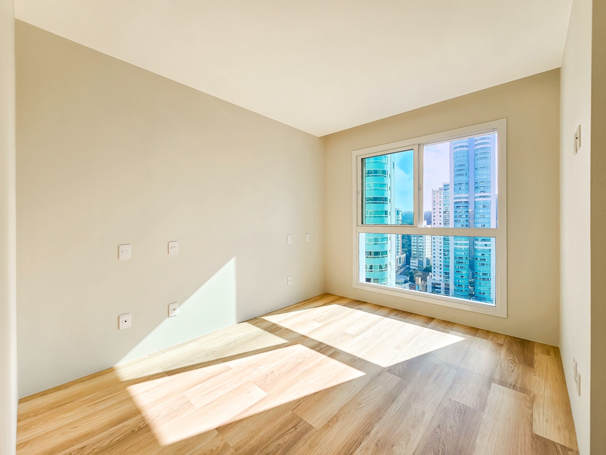 Apartamento à venda com 4 quartos, 151m² - Foto 17