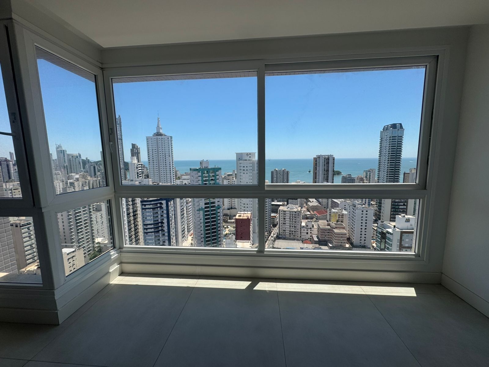 Apartamento à venda com 3 quartos, 137m² - Foto 19