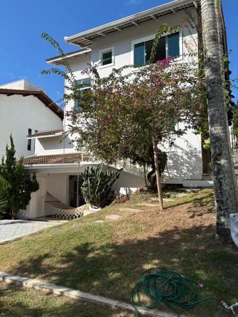 Sobrado, 3 quartos, 240 m² - Foto 1