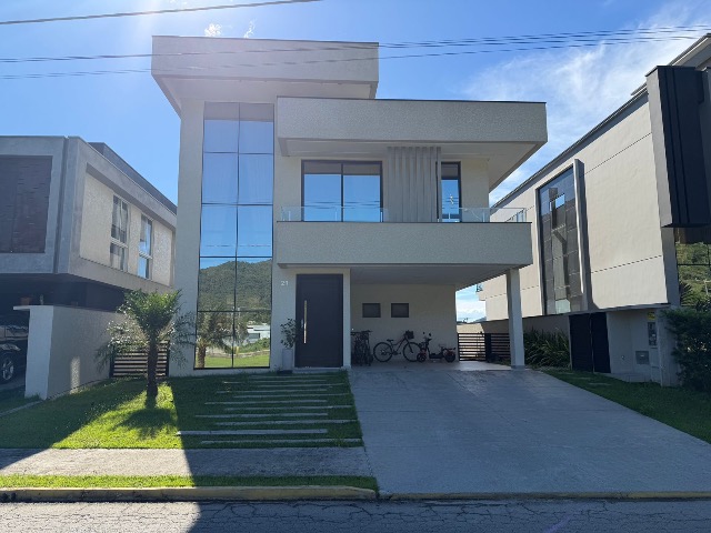 Casa, 4 quartos, 324 m² - Foto 1